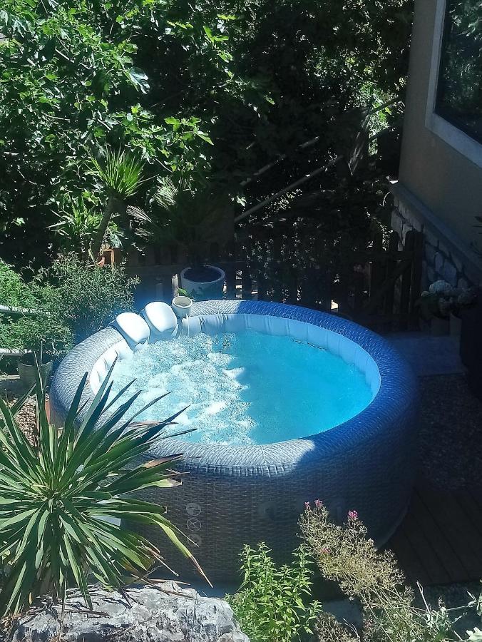 Maison De Charme Avec Piscine Et Jacuzzi Dans Cadre Exceptionnel Proche Marseille Mirabeau Dış mekan fotoğraf